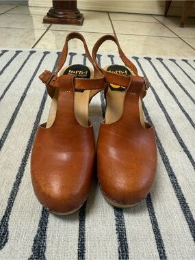 Swedish Hasbeens Leather T-Strap Sky High Clogs